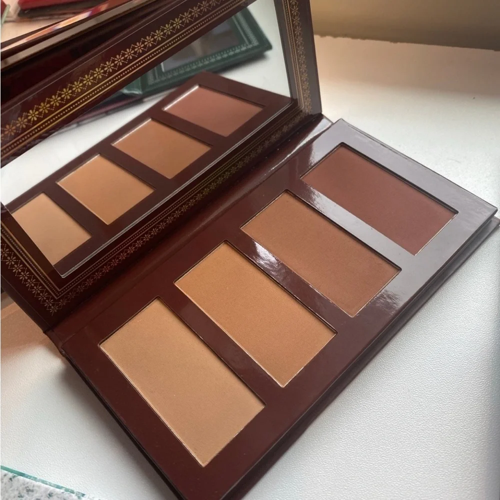 Vibrant Eyeshadow Palette Collection - Picture 9 of 9